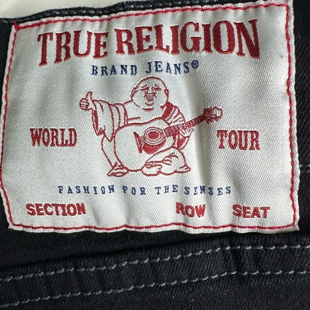 True Religion Men’s Ricky Relaxed Straight Shorts. Size 30